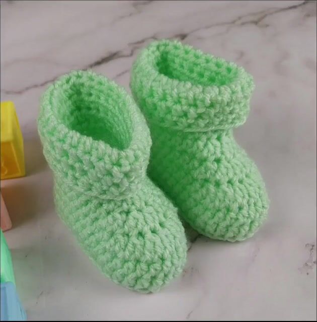 Mint Green Crochet Baby Booties - Handmade Newborn Booties 0-3 Months - Video